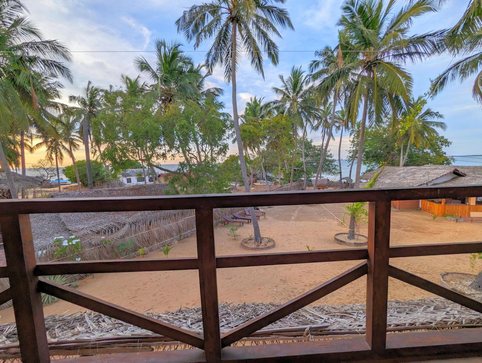 Surfpoint Sri Lanka Kite Village Kalpitiya Exterior photo